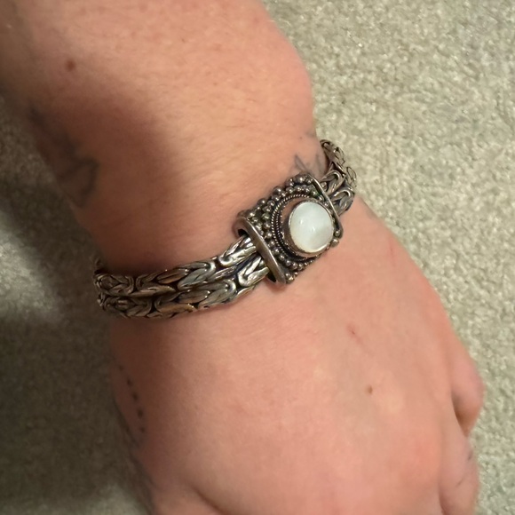 Vintage Sterling silver bracelet with white stone - Picture 6 of 6